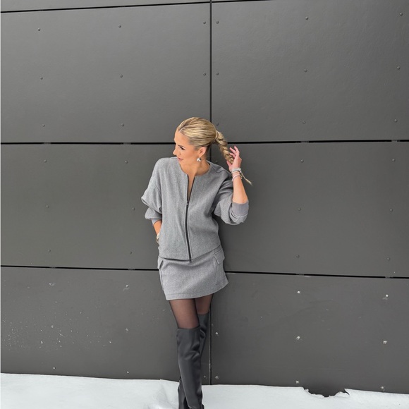 Stylish Gray Two-Piece Set - Picture 4 of 4